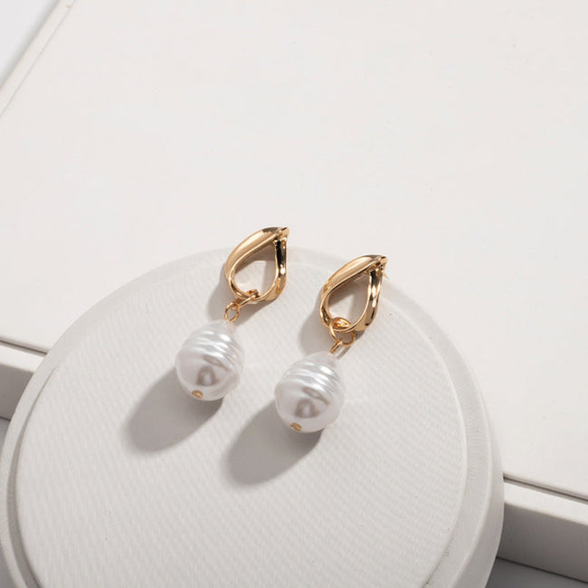 Gold Pin Earring