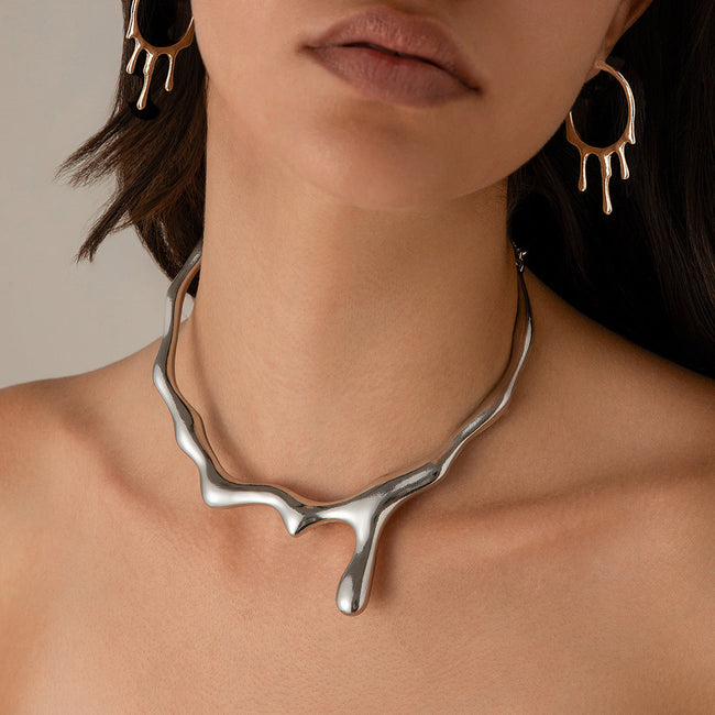 Asymmetrical Dripping Styled Silver Necklace