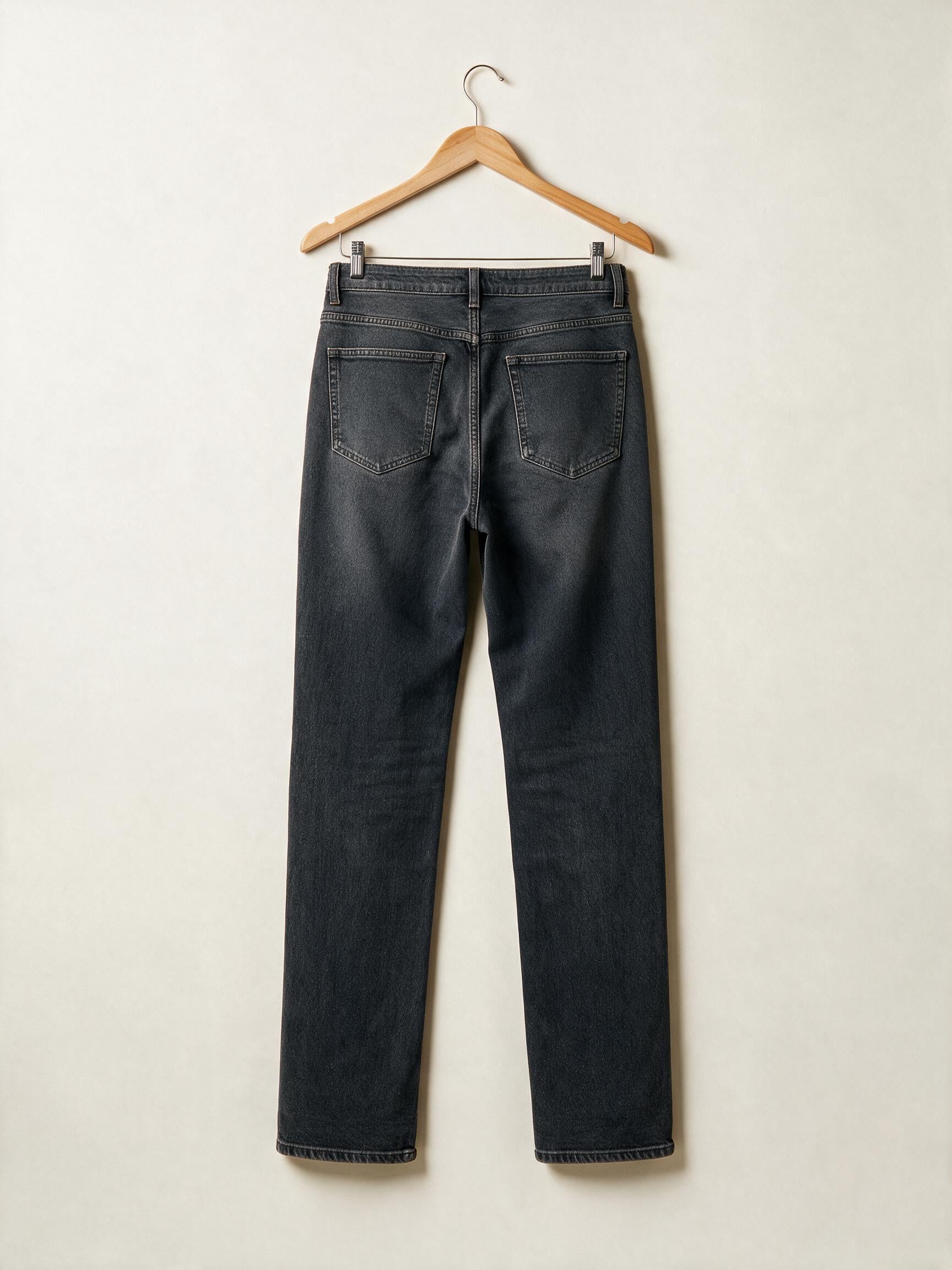 Men Grey Straight Fit Jeans