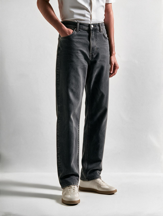 Men Grey Straight Fit Jeans